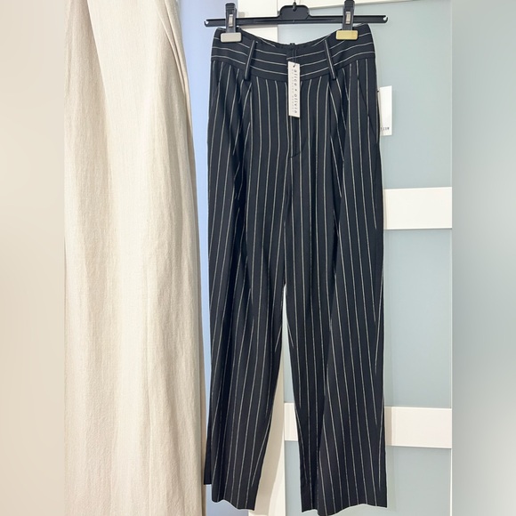Brand New with tags Alice and Olivia pants